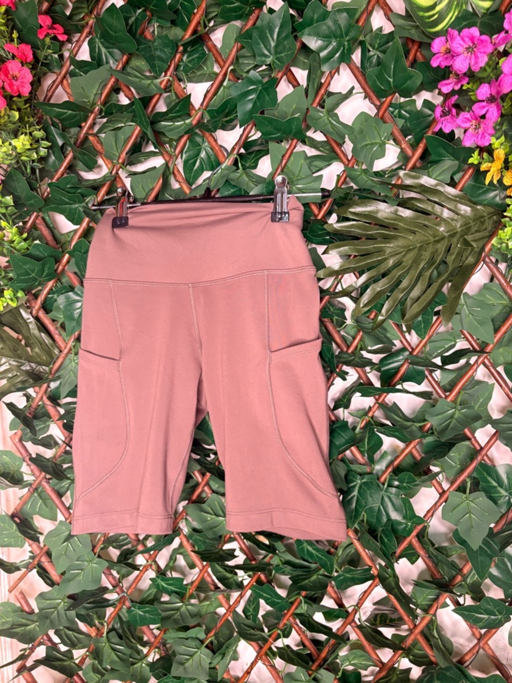 Nike High-Waist Bike Shorts with Side Pocket